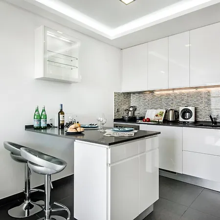 Апартаменты Lagoon Bleue *